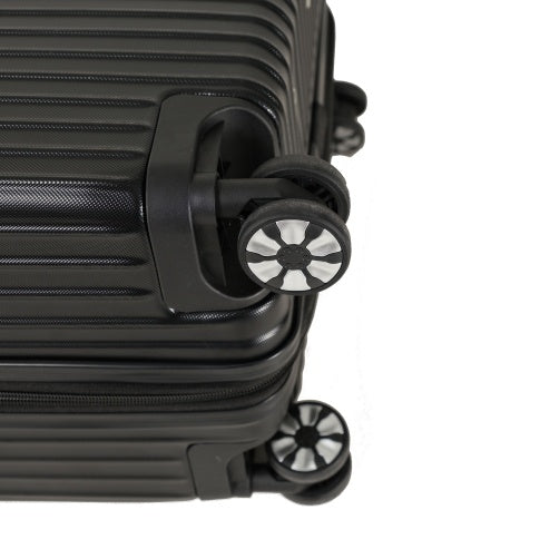 3-piece Hard Shell Luggage Set, Suitable For Both Long-distance And Short Distance Travel. Equipped With Four-wheel Rollers, Password Lock, And Hiking Bag